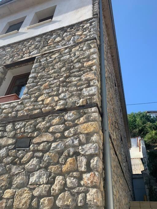 Appartement οικία αποζαρι μικρή περσα *