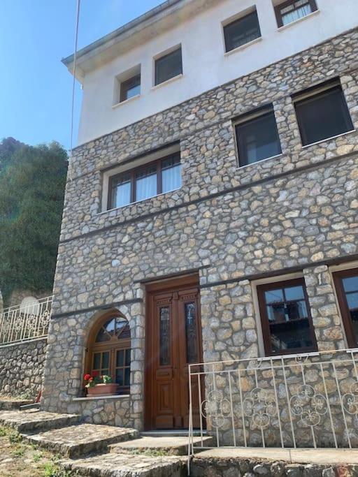 οικία αποζαρι μικρή περσα