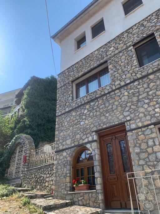 οικία αποζαρι μικρή περσα * Kastoria